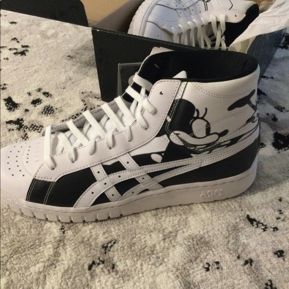 Other - Men’s Mickey Mouse shoes